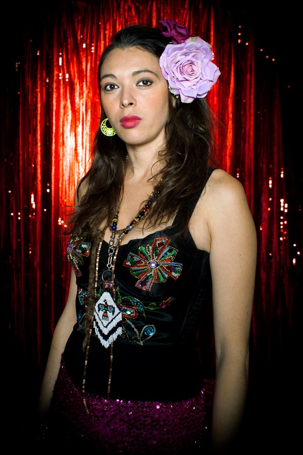 563462_590325697661392_1380783461_n